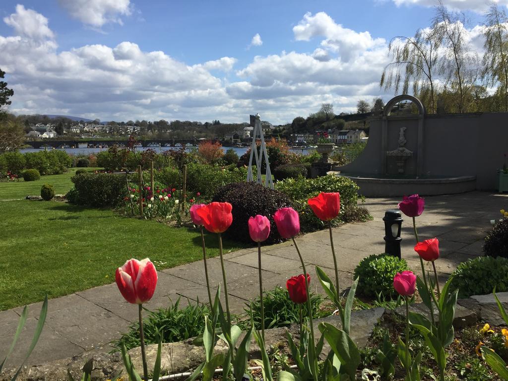 The Lakeside Hotel & Leisure Centre Killaloe Exterior foto