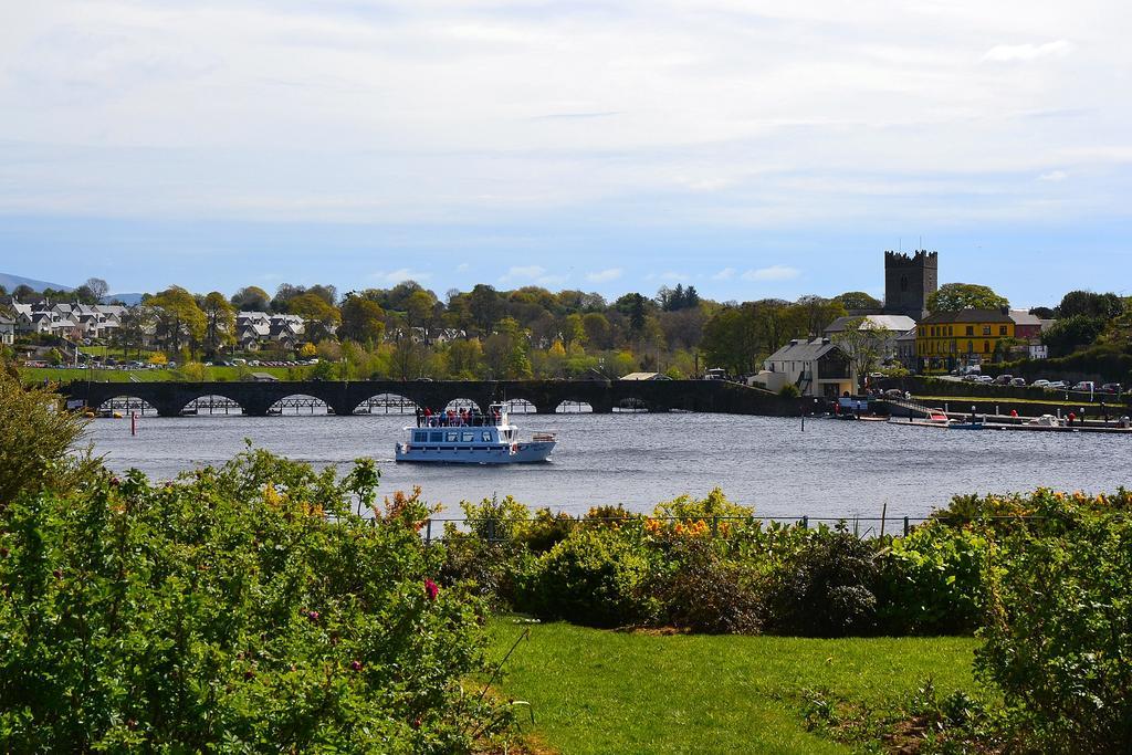 The Lakeside Hotel & Leisure Centre Killaloe Exterior foto